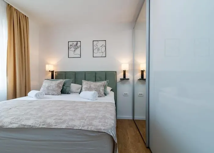 Kety,trogir شقة