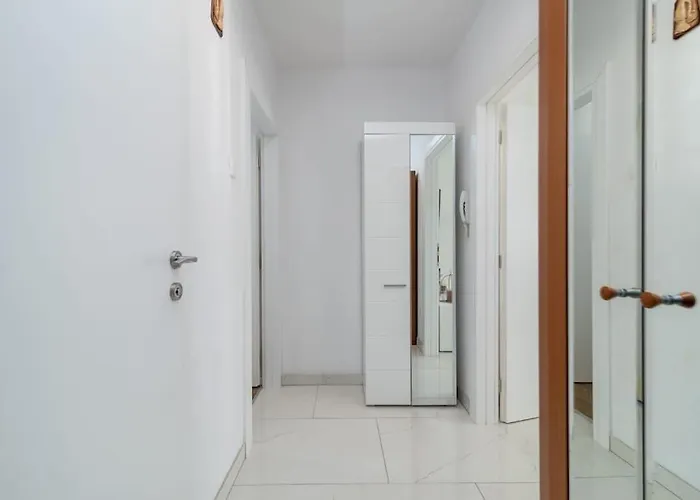 Kety,trogir شقة