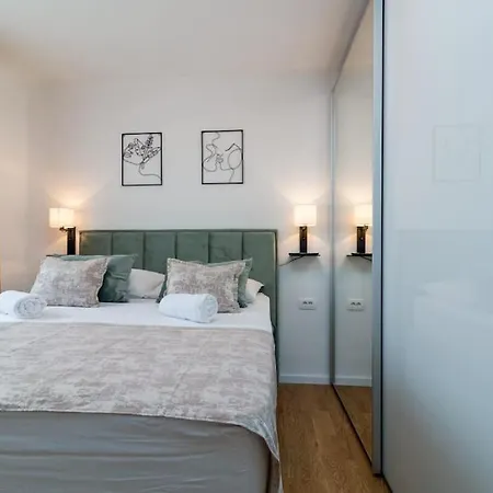 Kety,trogir 아파트